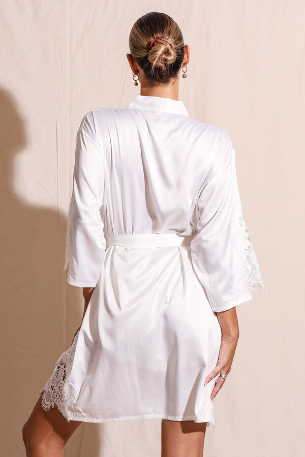 Amelie White Satin Bridesmaid Robe with Lace Trim5 AmelieSatinLaceBridalRobeWhite