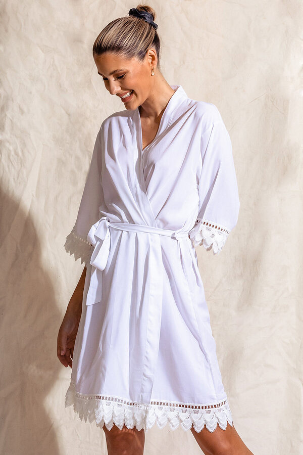 AvaBridesmaidsRobesWhite4 Ava Storm Matte Feather Lace Bridesmaid Robe - AvaBridesmaidsRobesWhite4