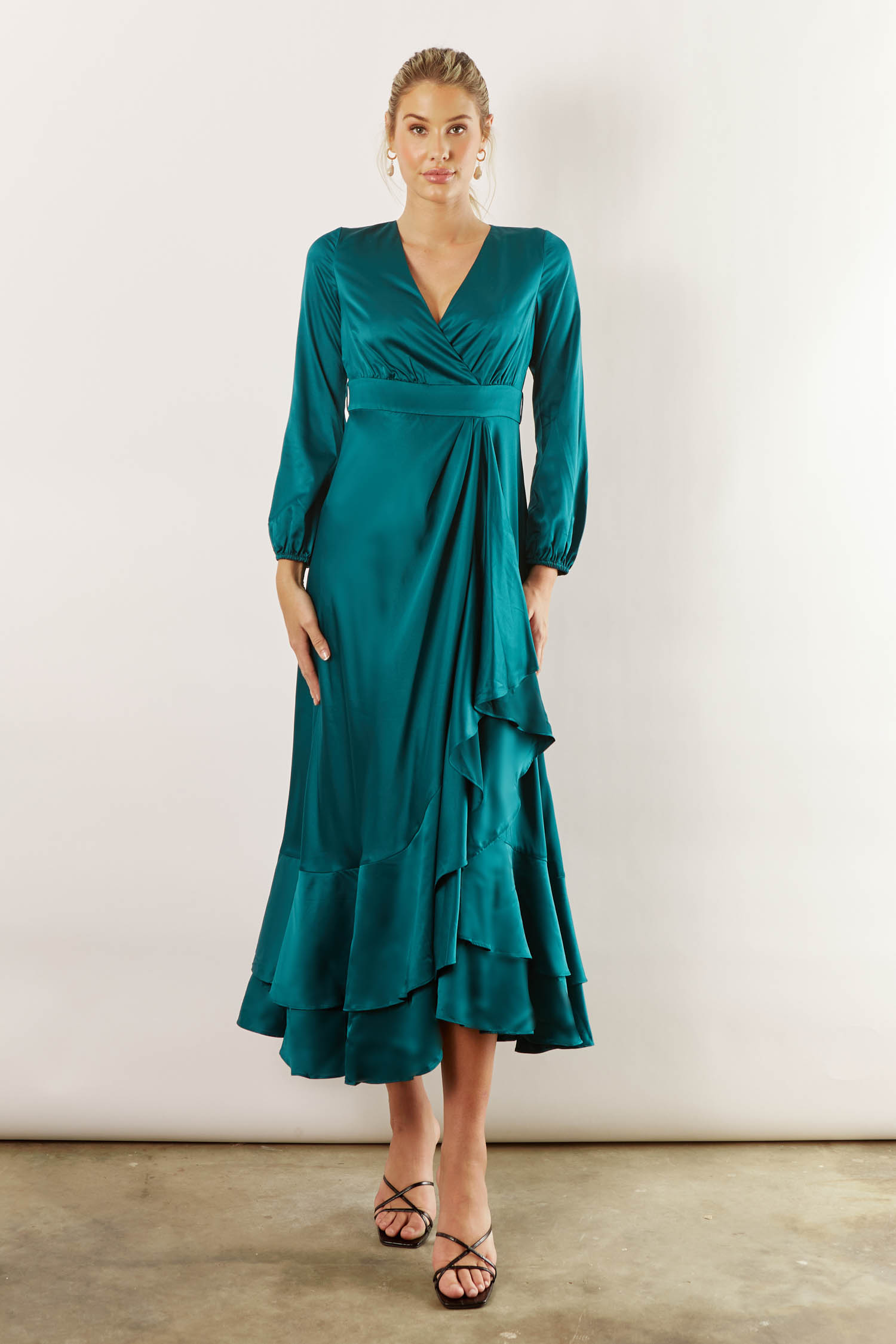 Share 94+ about emerald green dress australia cool NEC