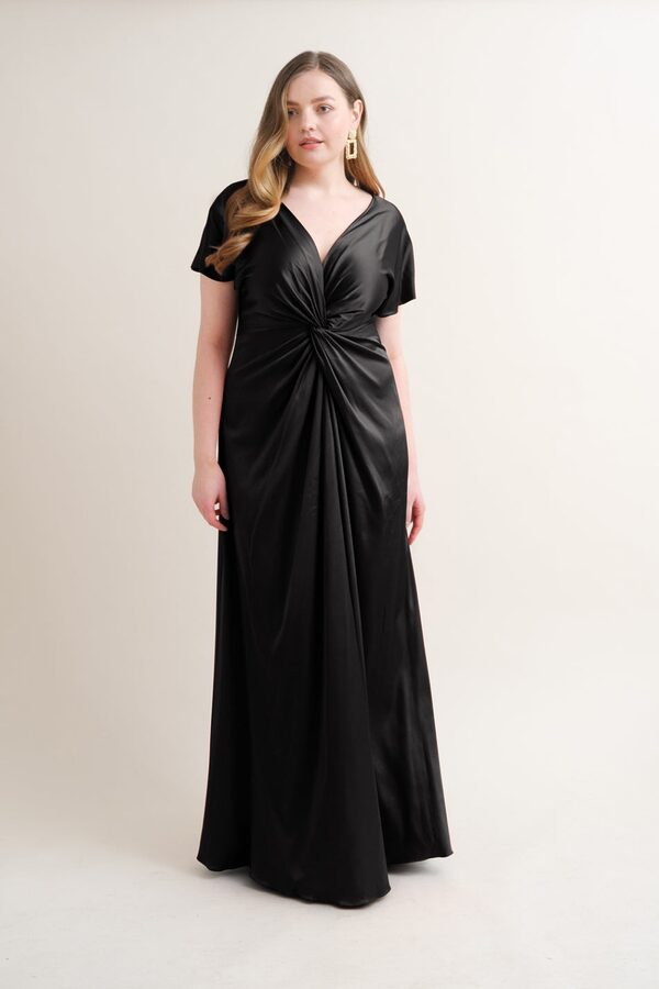 CamillaBlackPinkBridesmaidDressesTH&THAustralia curvy model wearing Camilla bridesmaid dress in black.