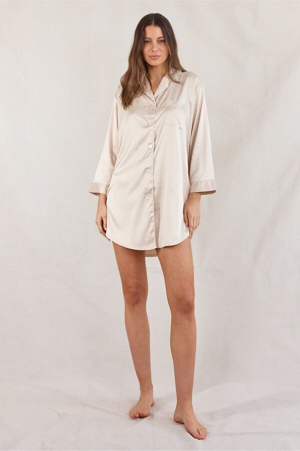 Willow Sleepshirt Champagne Bridesmaids Getting Ready Ideas 2 Champagne Bridesmaid Getting Ready Robes and Pyjamas