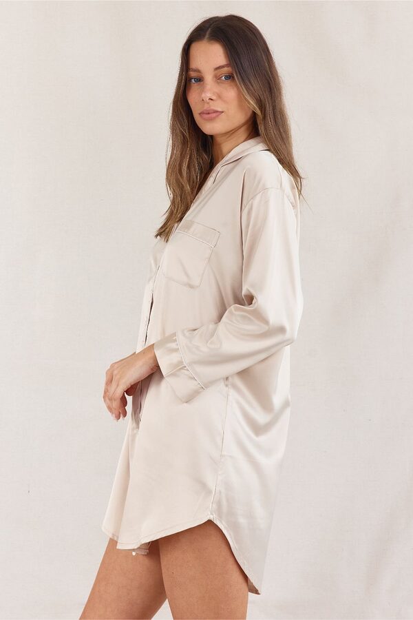 Willow Sleepshirt Champagne Bridesmaids Getting Ready Ideas 3 Champagne Bridesmaid Getting Ready Robes and Pyjamas