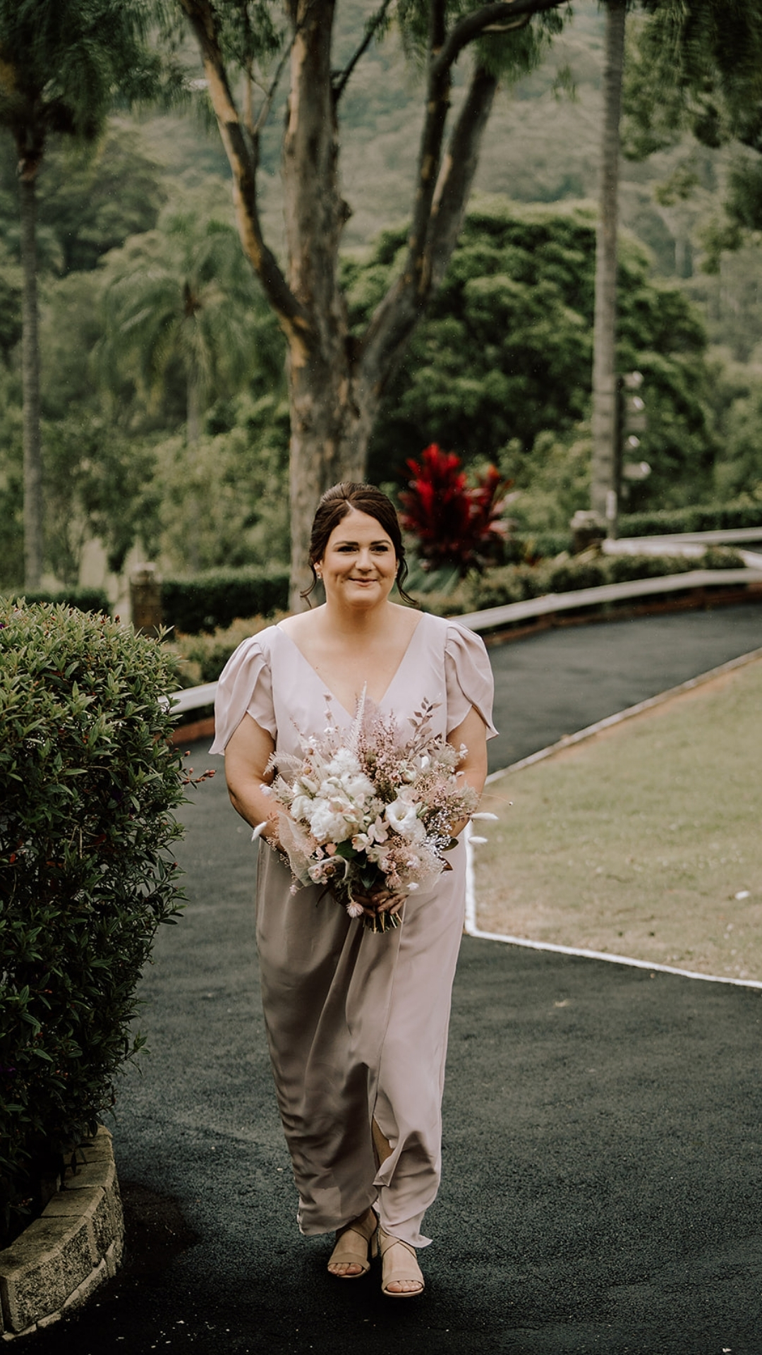 most flattering bridesmaid dress for plus size The Styles Plus-Size Babes Featuring elegant ruffle sleeves Off the Shoulder Ball Gown Beach Dinner Party Dress Waist Size:29