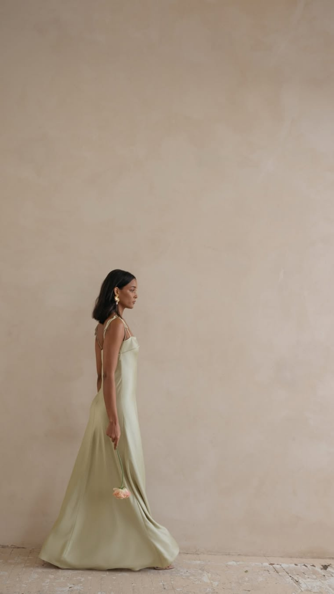 How to Coordinate with Wedding Vendors on Behalf of the Bride blog post image