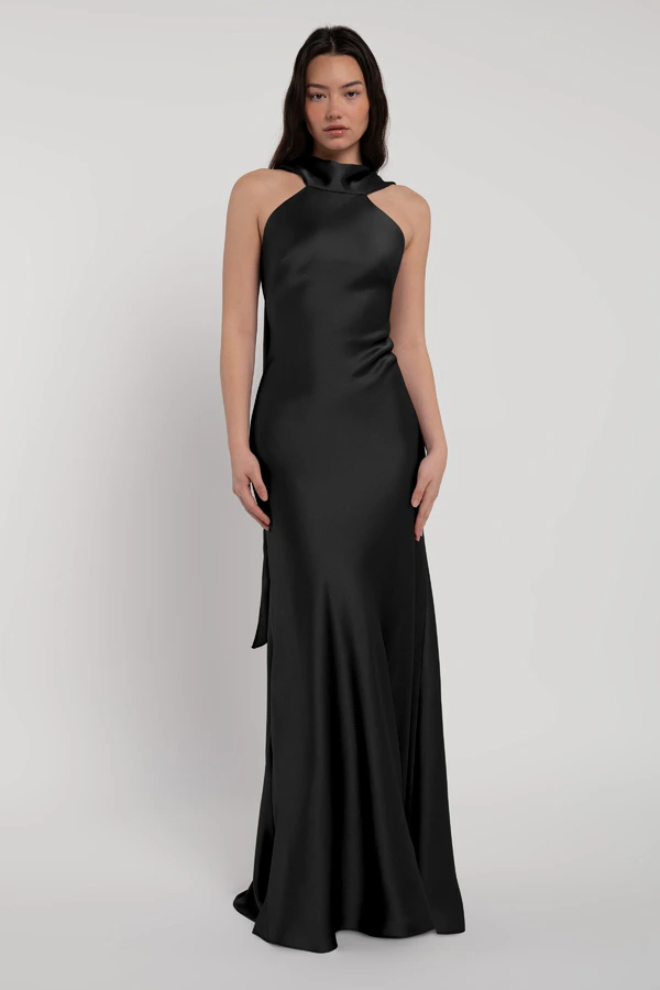 Luna Black front Luna Black front