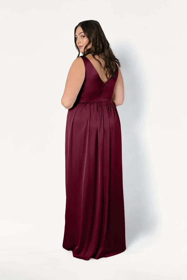 Carmen Merlot Curve back Bridesmaid Dress by TH&TH Carmen Merlot merlot bridesmaid dress by TH&TH, curve back view