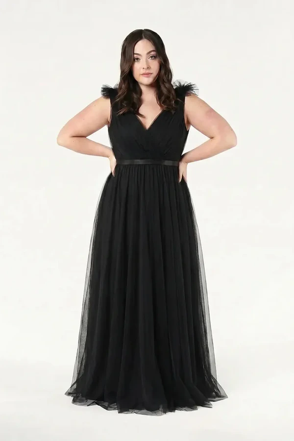 Grace Black Black Bridesmaid Dress TH&TH Curve Front Grace Black Black Bridesmaid Dress TH&TH Curve Front