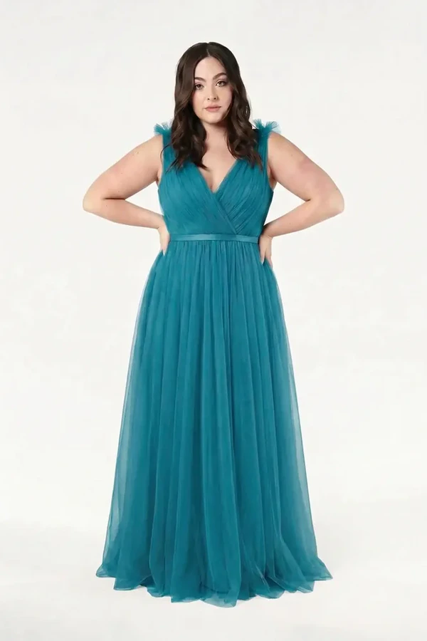 Grace Emerald Dawn Green Bridesmaid Dress TH&TH Curve Front Grace Emerald Dawn Green Bridesmaid Dress TH&TH Curve Front