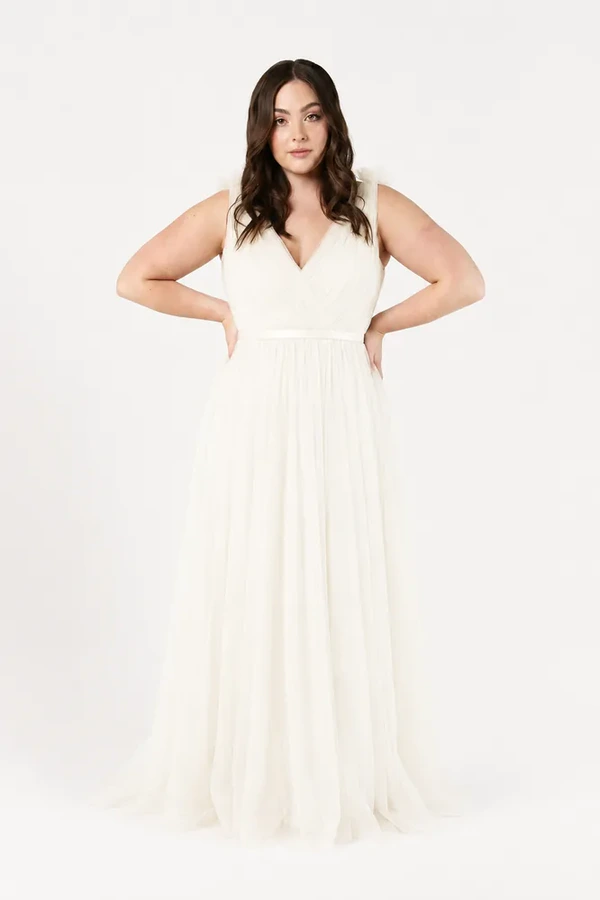 Grace Ivory Neutral Bridesmaid Dress TH&TH Curve Front Grace Ivory Neutral Bridesmaid Dress TH&TH Curve Front
