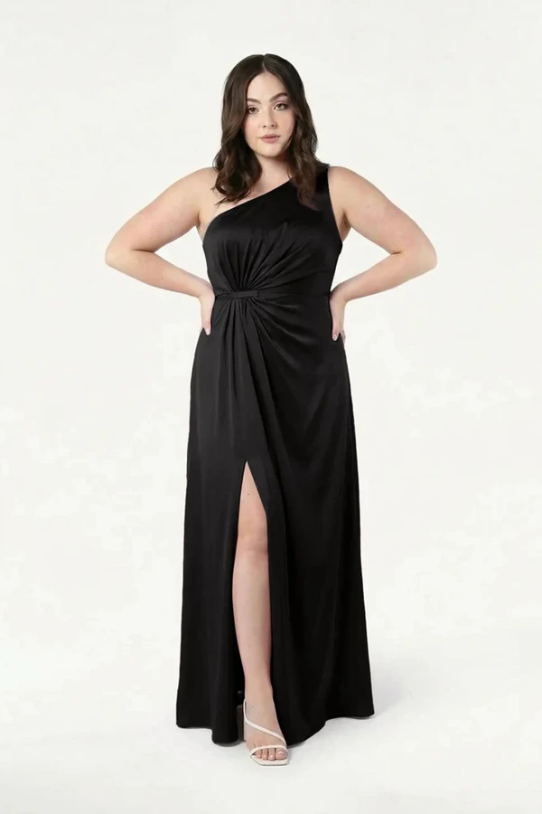 Greta Black Curve front Bridesmaid Dress by TH&TH Greta Black black bridesmaid dress by TH&TH, curve front view