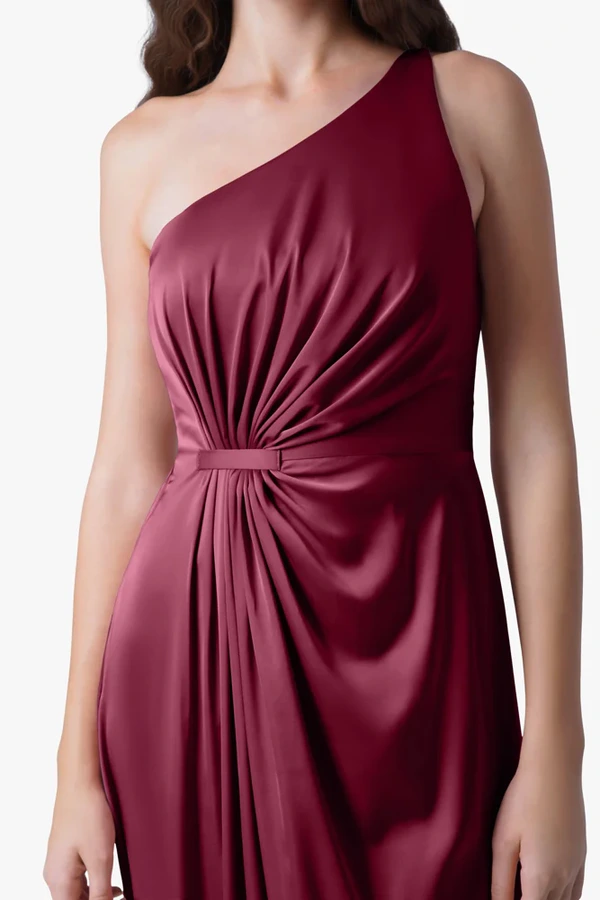Greta Merlot Detail 2 Bridesmaid Dress by TH&TH Greta Merlot merlot bridesmaid dress by TH&TH, detail 2 view
