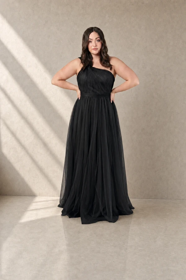 Luna Black Bridesmaid Dress by TH&TH – Curve Front Luna Black Bridesmaid Dress by TH&TH – Curve Front
