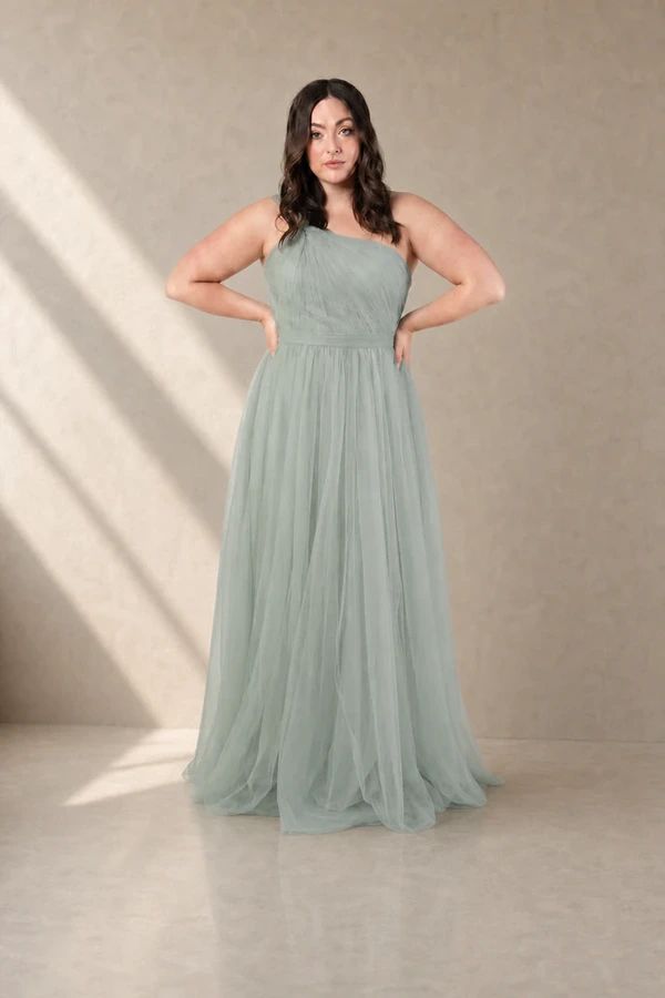 Luna Green Bridesmaid Dress by TH&TH – Curve Front Luna Green Bridesmaid Dress by TH&TH – Curve Front