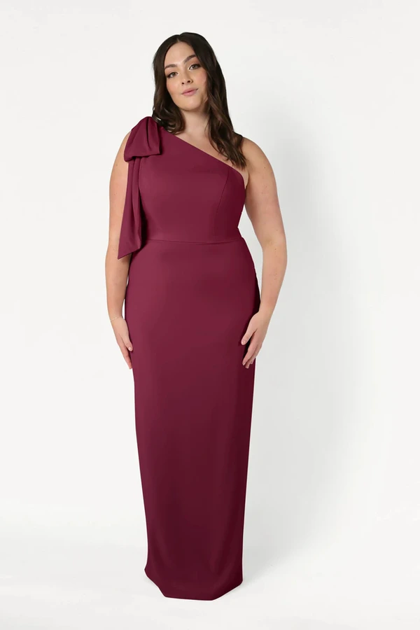 Valentina Burgundy Bridesmaid Dress by TH&TH – Curve Front Valentina Burgundy Bridesmaid Dress by TH&TH – Curve Front